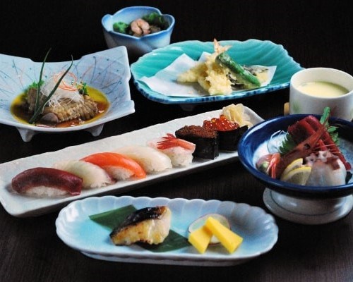 札幌で楽しむ新鮮海鮮ランチ！「鮨処 西鶴 狸小路店」で旬の味覚を堪能しよう