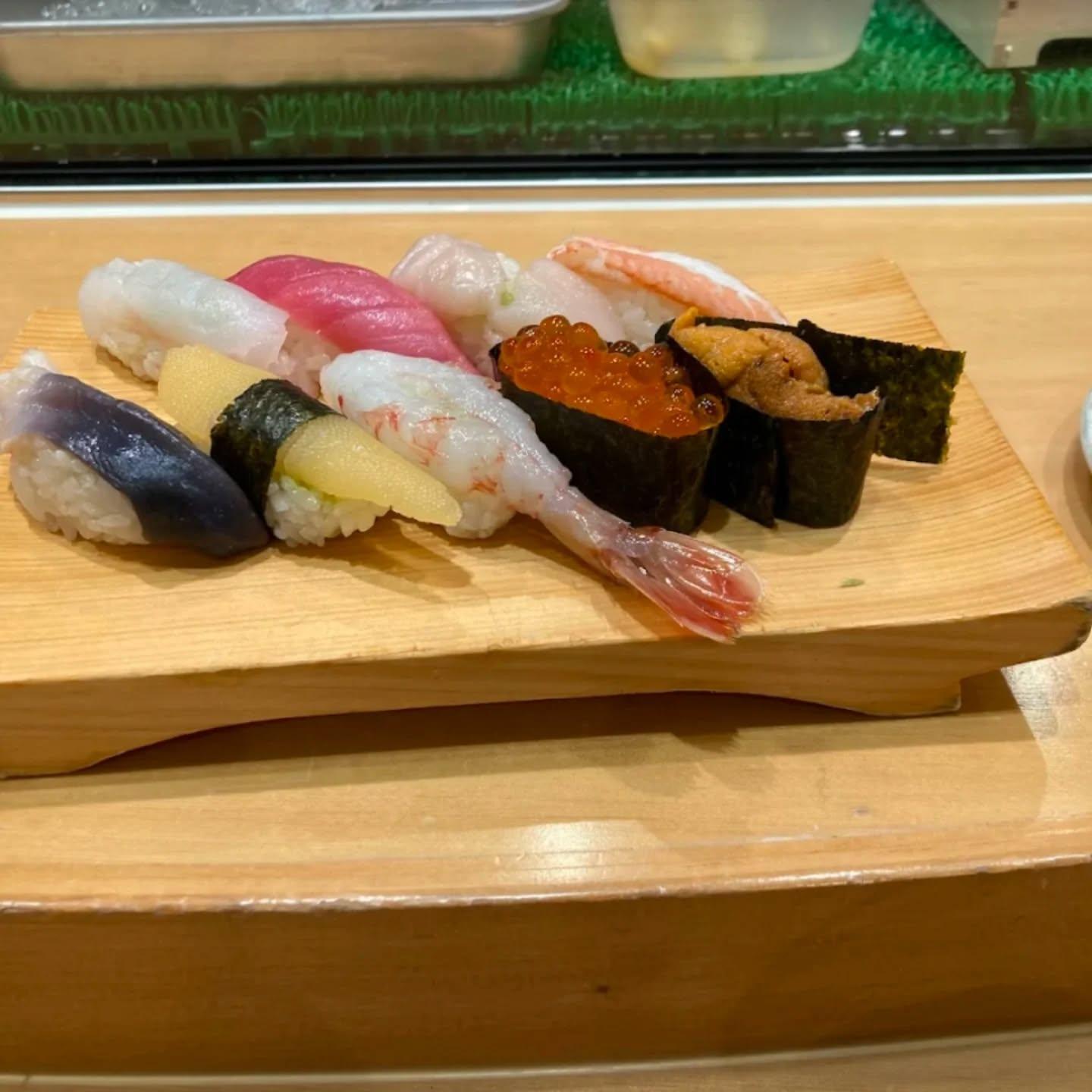 海鮮の旨みが凝縮!狸小路の人気寿司屋【公式】鮨処 西鶴 狸小路店 | 個室で産地直送の新鮮な寿司を味わう