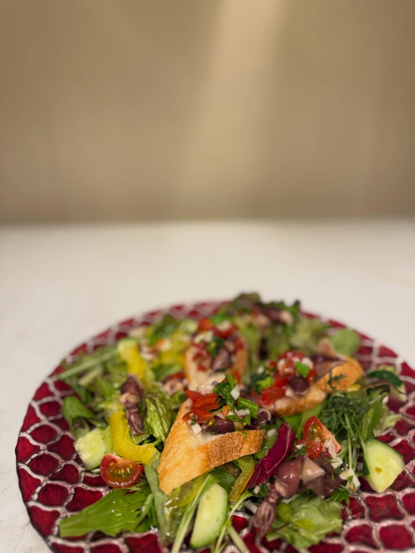 【狸小路×海鮮x旬xサラダ】本日のおすすめ「ホタルイカと菜の花のブルスケッタ風サラダ」《西鶴 狸小路店》restaura…