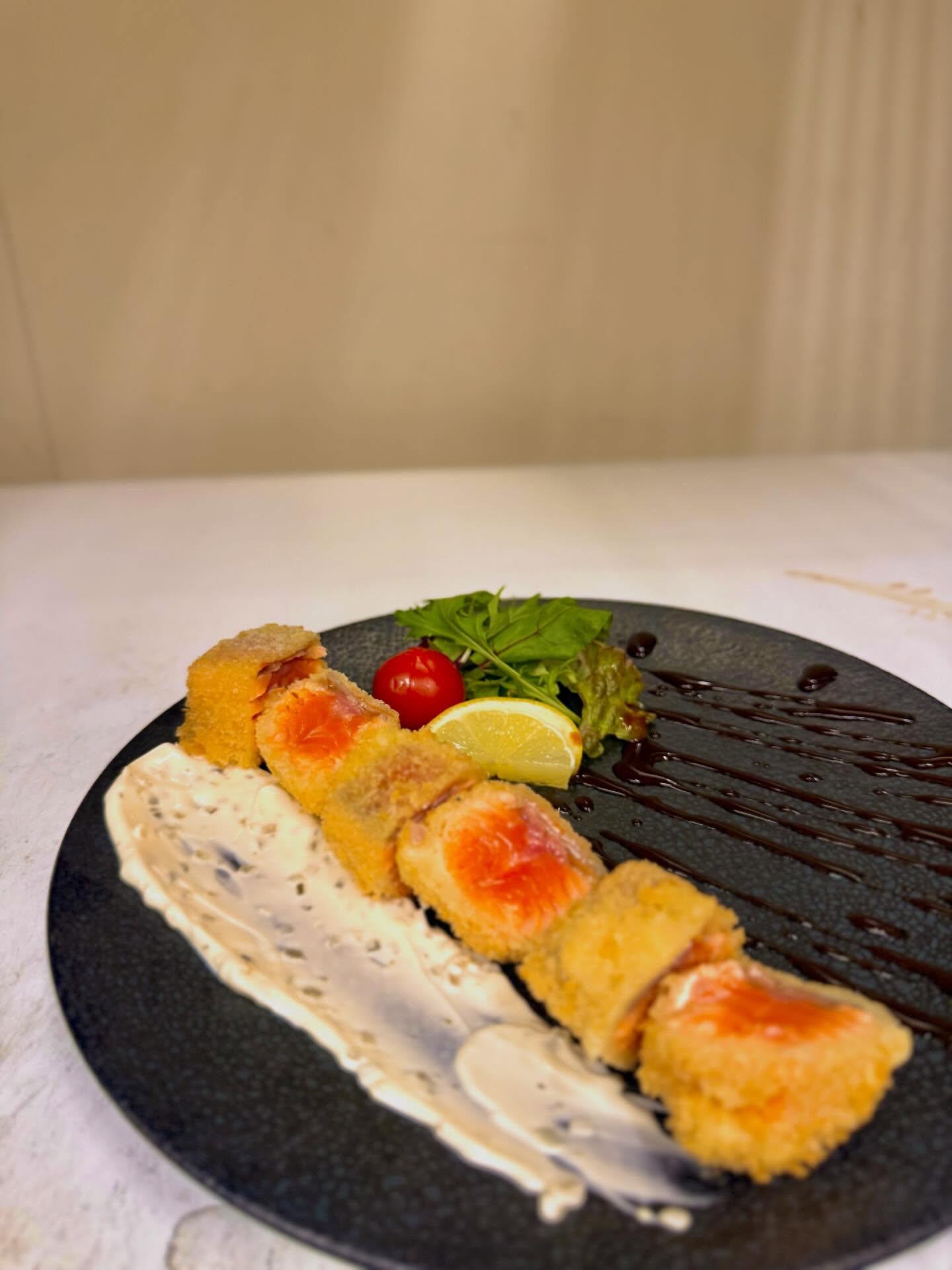 【狸小路×海鮮x一品x春メニュー】本日のおすすめ「サーモンのレアカツ」《西鶴 狸小路店》restaurants/sush…